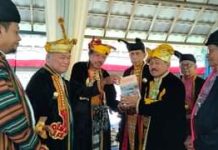 Bupati Butur Dianugrahi Gelar Kehormatan “Mia Ogena”