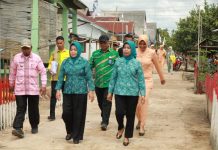 Kunker di Buton, Pj. Ketua TP-PKK Sultra Sambangi Masyarakat Sampuabalo