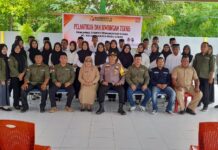 Panwascam Kulut Lantik dan Bekali 33 Anggota PTPS