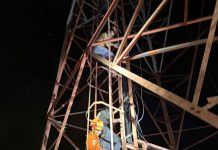 Remaja 17 Tahun Nyaris Bunuh Diri di Tower Telkomsel Kolaka