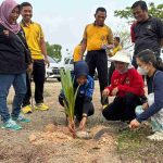 Polres Buton Utara Gelar Green Policing, Wakapolres Pimpin Aksi Bersih Lingkungan dan Penanaman Pohon